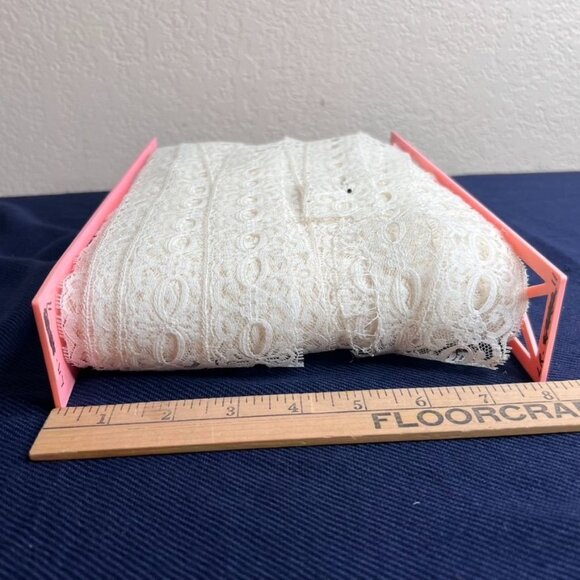 Vintage Off White Lace Trim 1.5 Inch Wide ~ New WITHOUT Tags - Picture 4 of 6